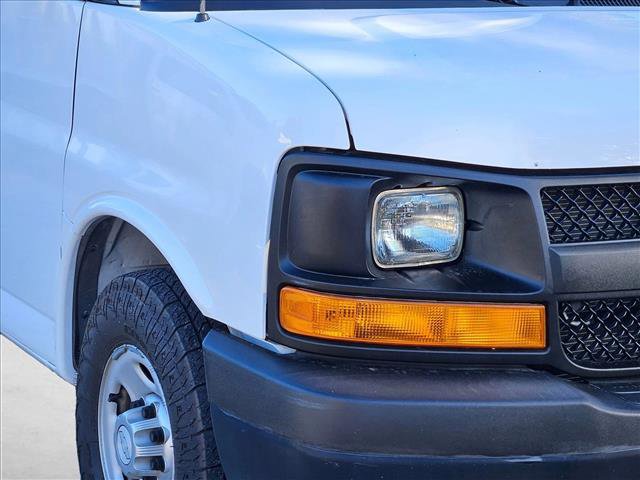 Used 2015 Chevrolet Express 3500 image 4