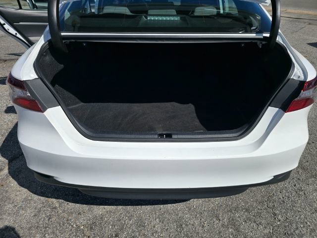 Used 2022 Toyota Camry LE image 14