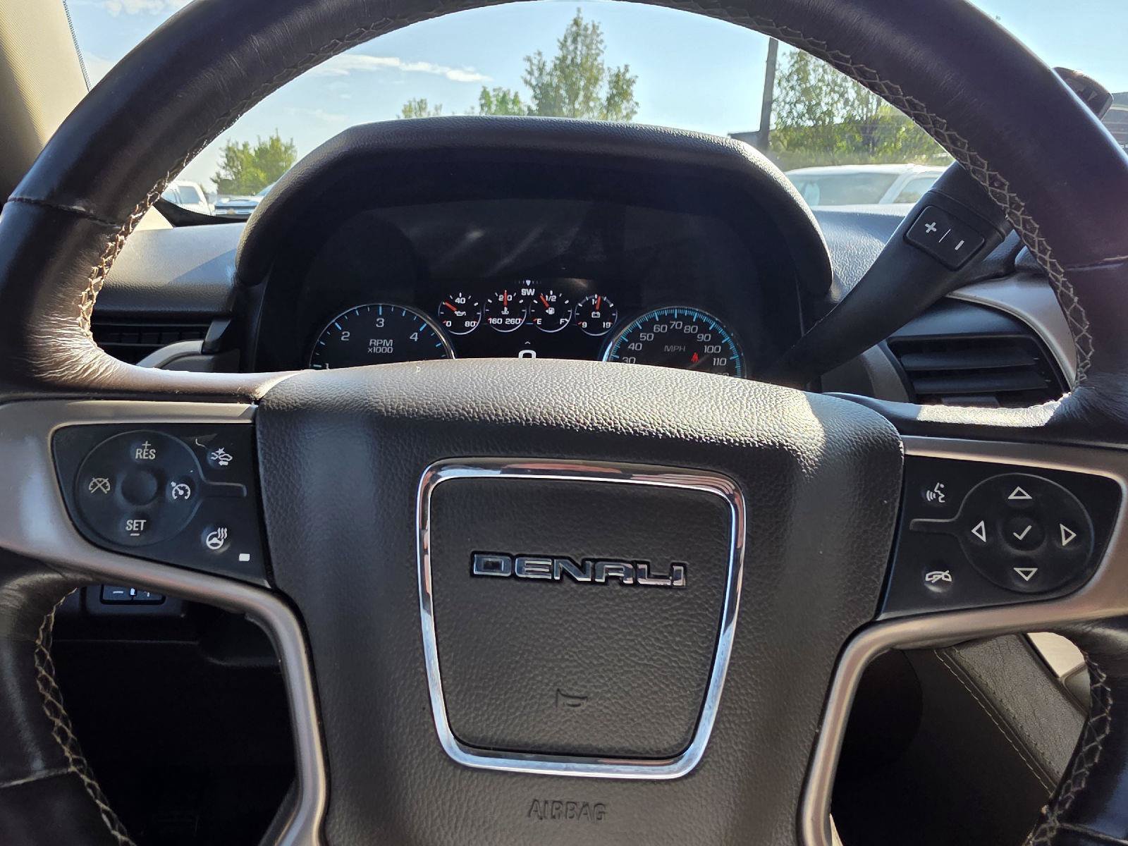 Used 2018 GMC Yukon XL Denali w/ Denali Ultimate Package AWD/4WD image 8