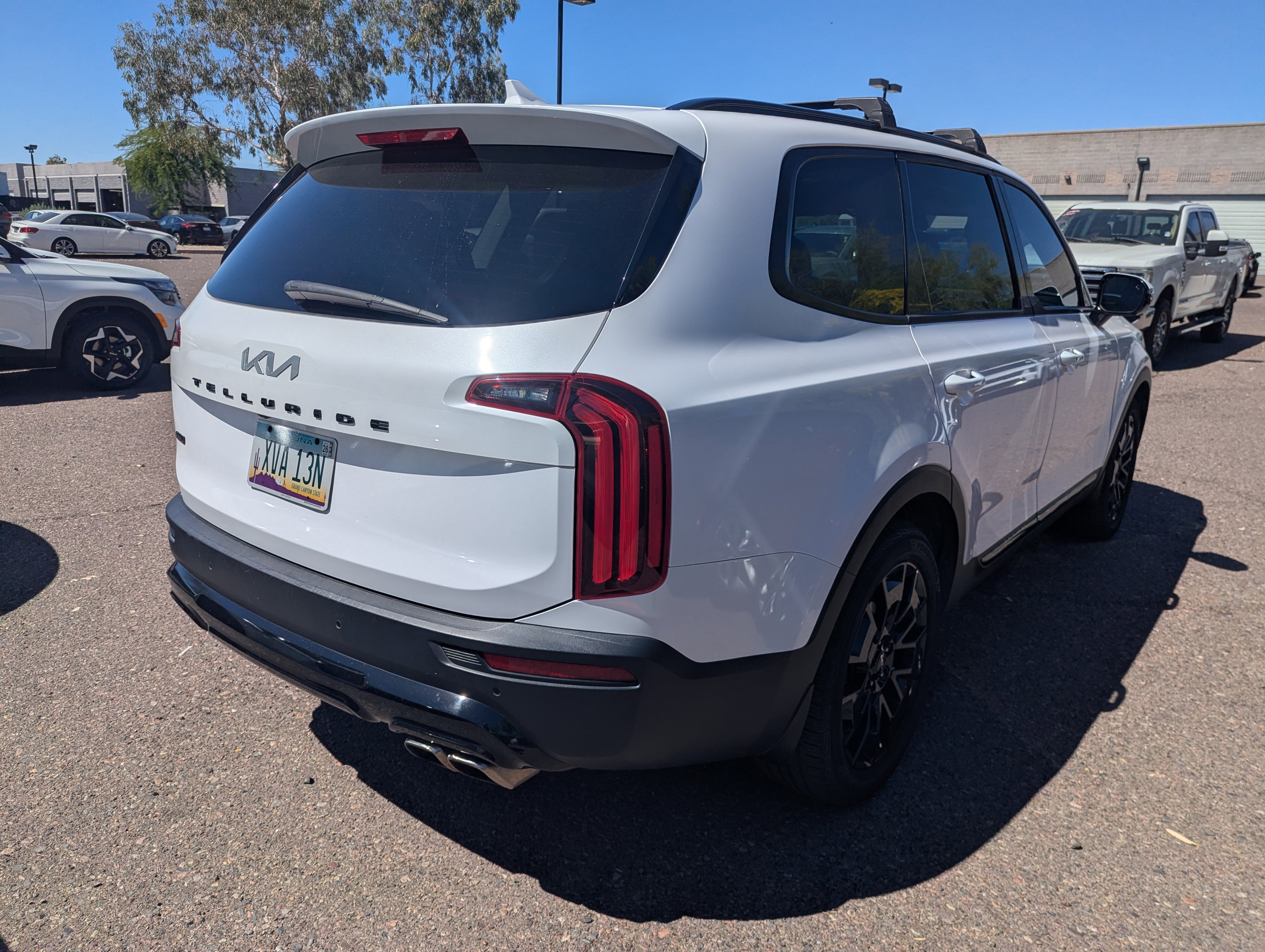 Certified 2022 Kia Telluride SX w/ SX Prestige Package image 3