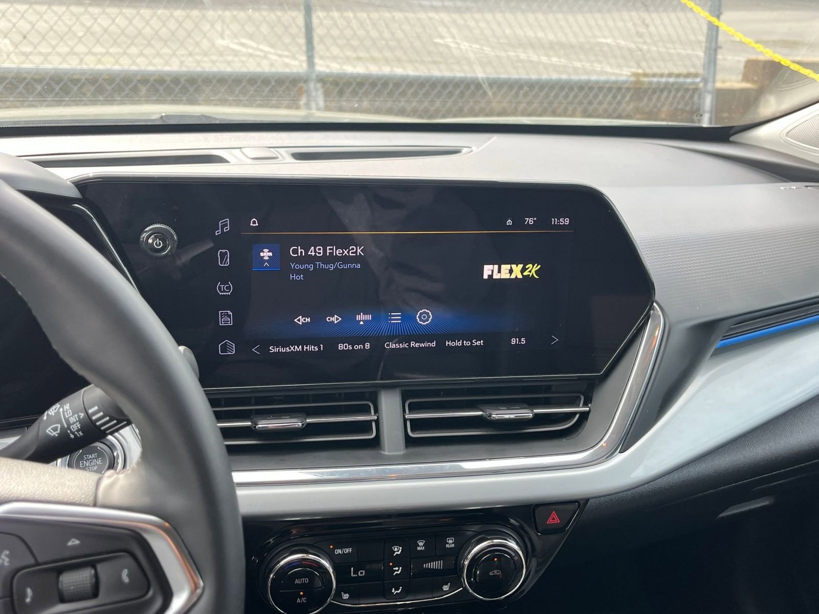 Used 2025 Chevrolet Trax LT w/ LT Convenience Package image 20