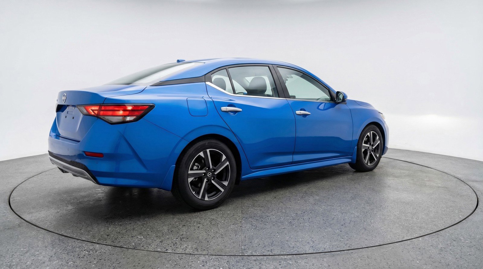 Used 2025 Nissan Sentra SV image 9