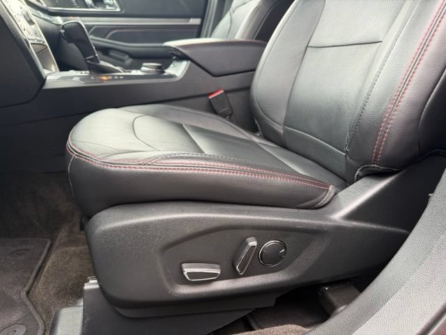 Used 2018 Ford Explorer Sport AWD/4WD image 25