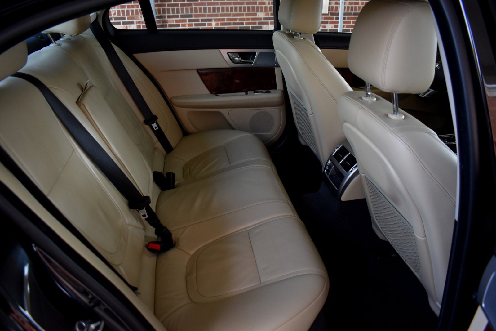 Used 2014 Jaguar XF 3.0 AWD/4WD image 38