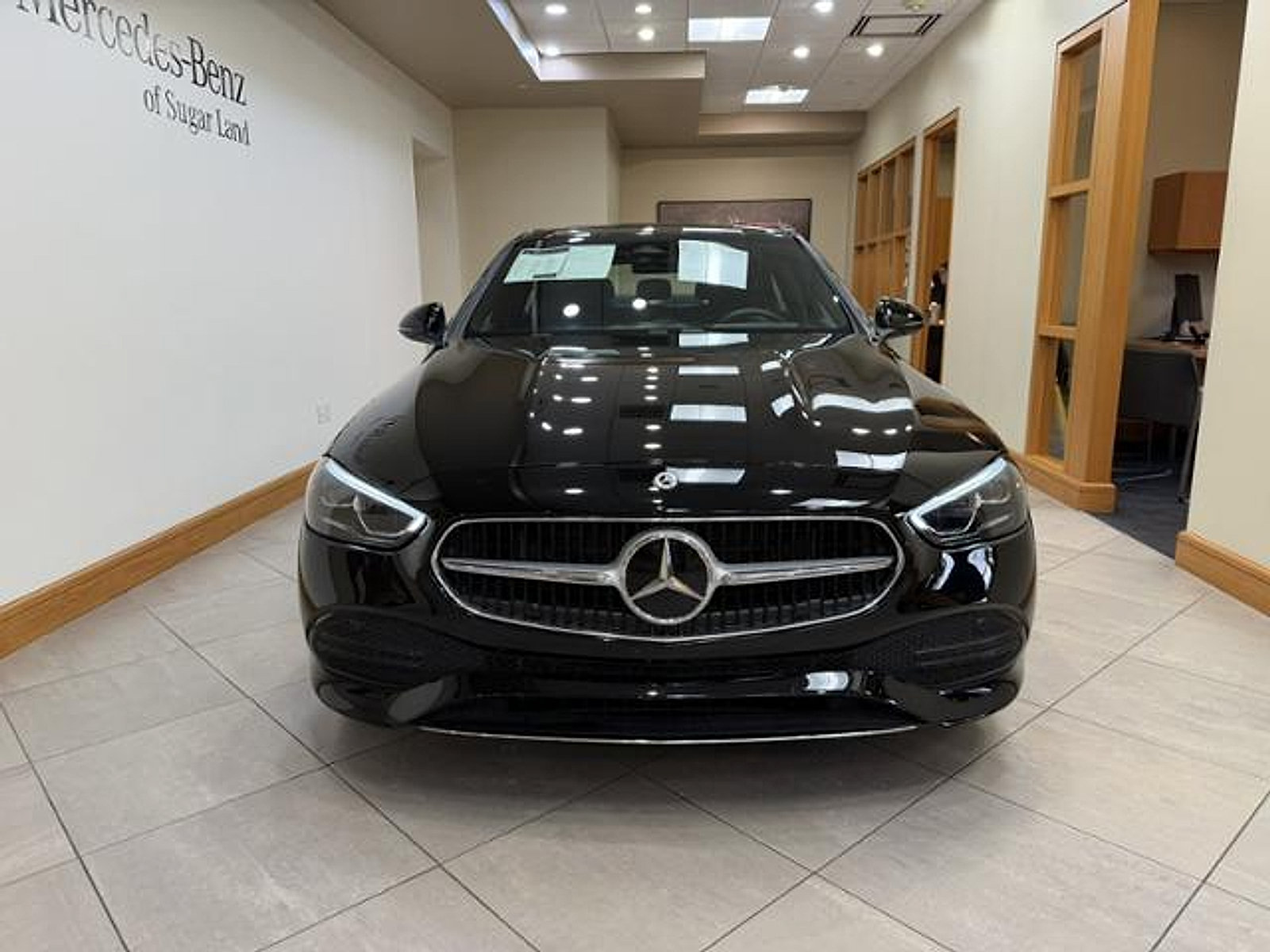 Used 2024 Mercedes-Benz C 300 Sedan image 2