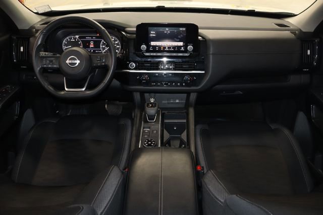 Used 2024 Nissan Pathfinder SV image 23