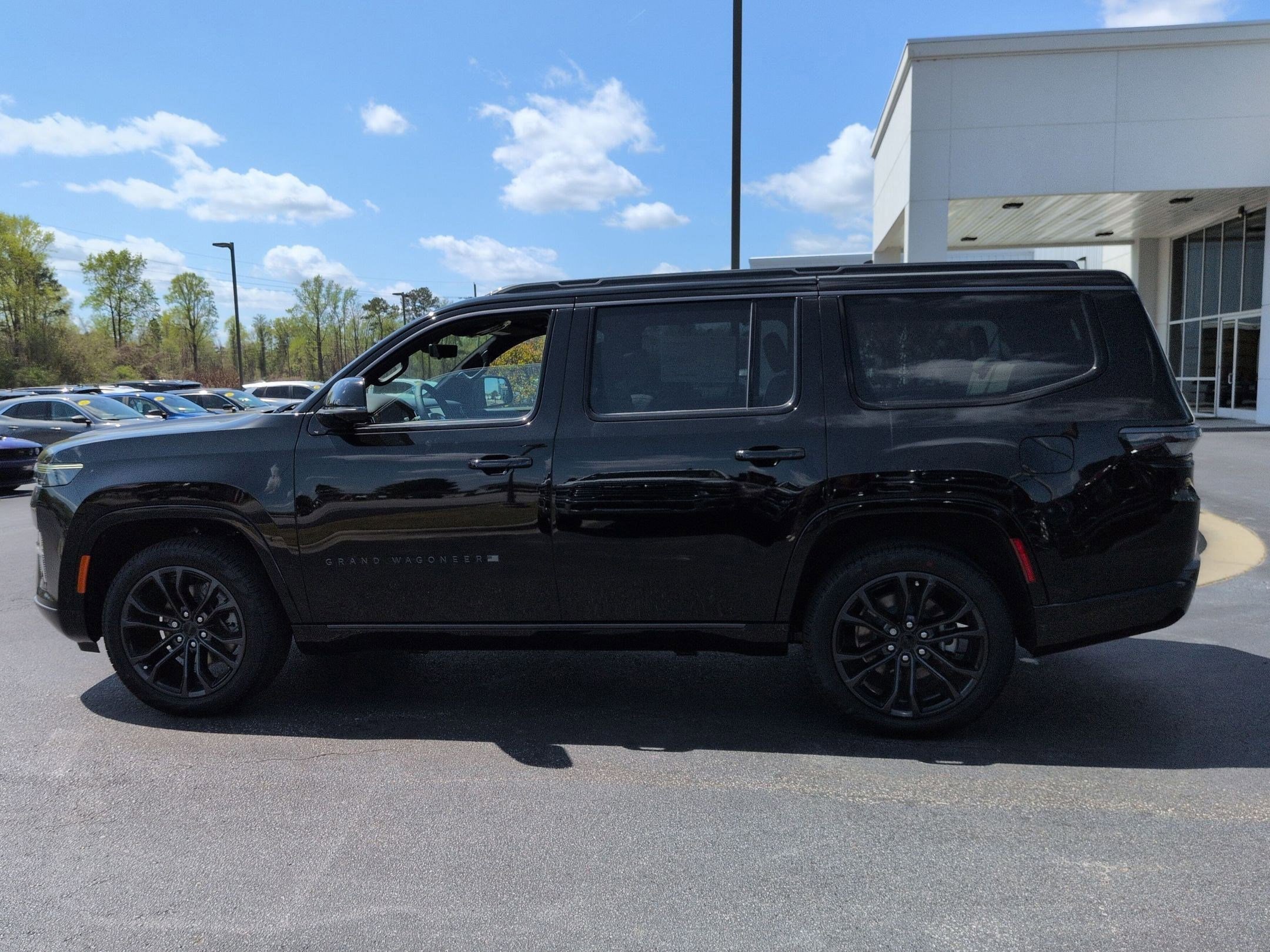 New 2026 Jeep Grand Wagoneer Summit w/ Premium Group III image 8