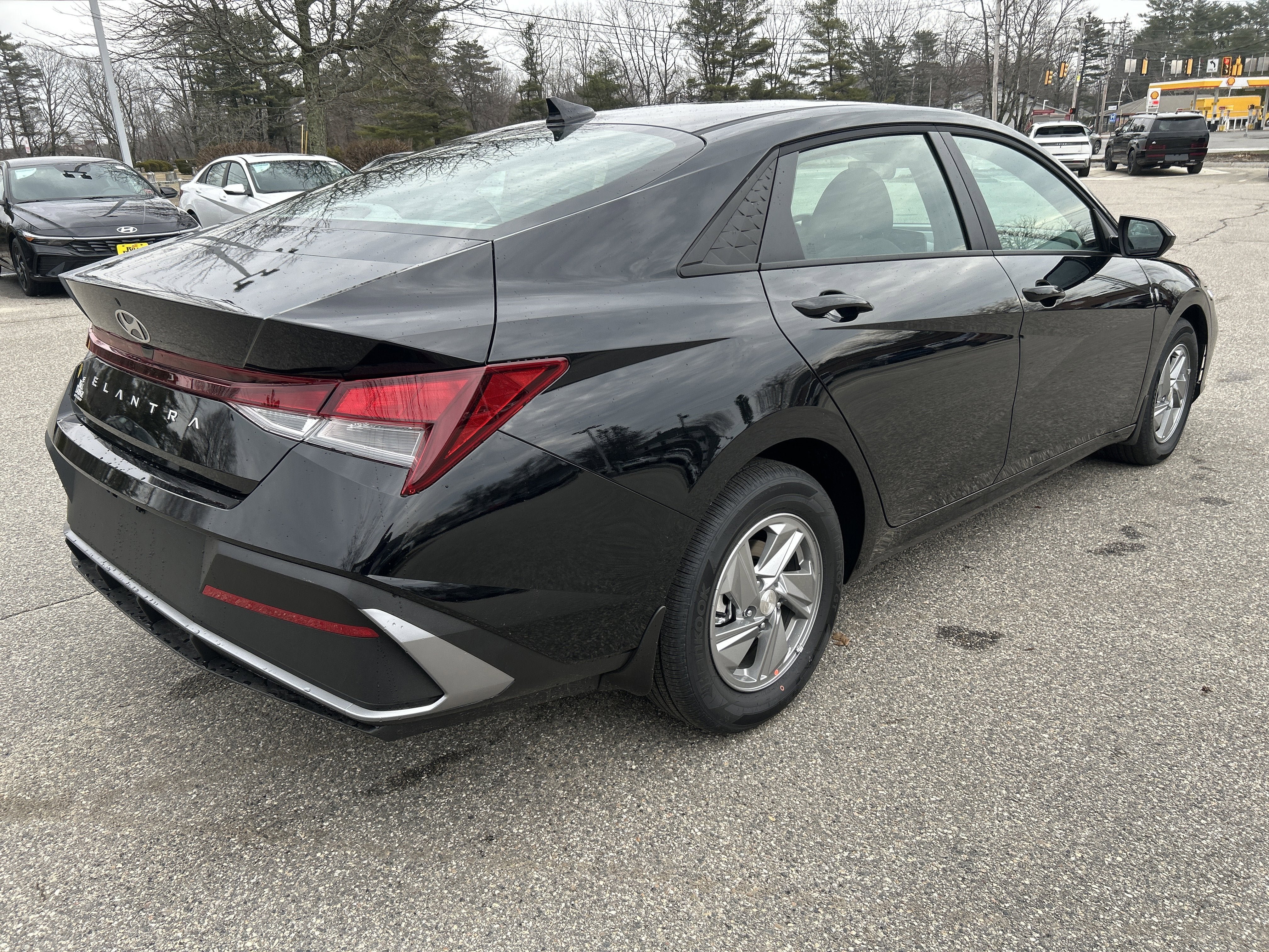 New 2026 Hyundai Elantra SE FWD image 7