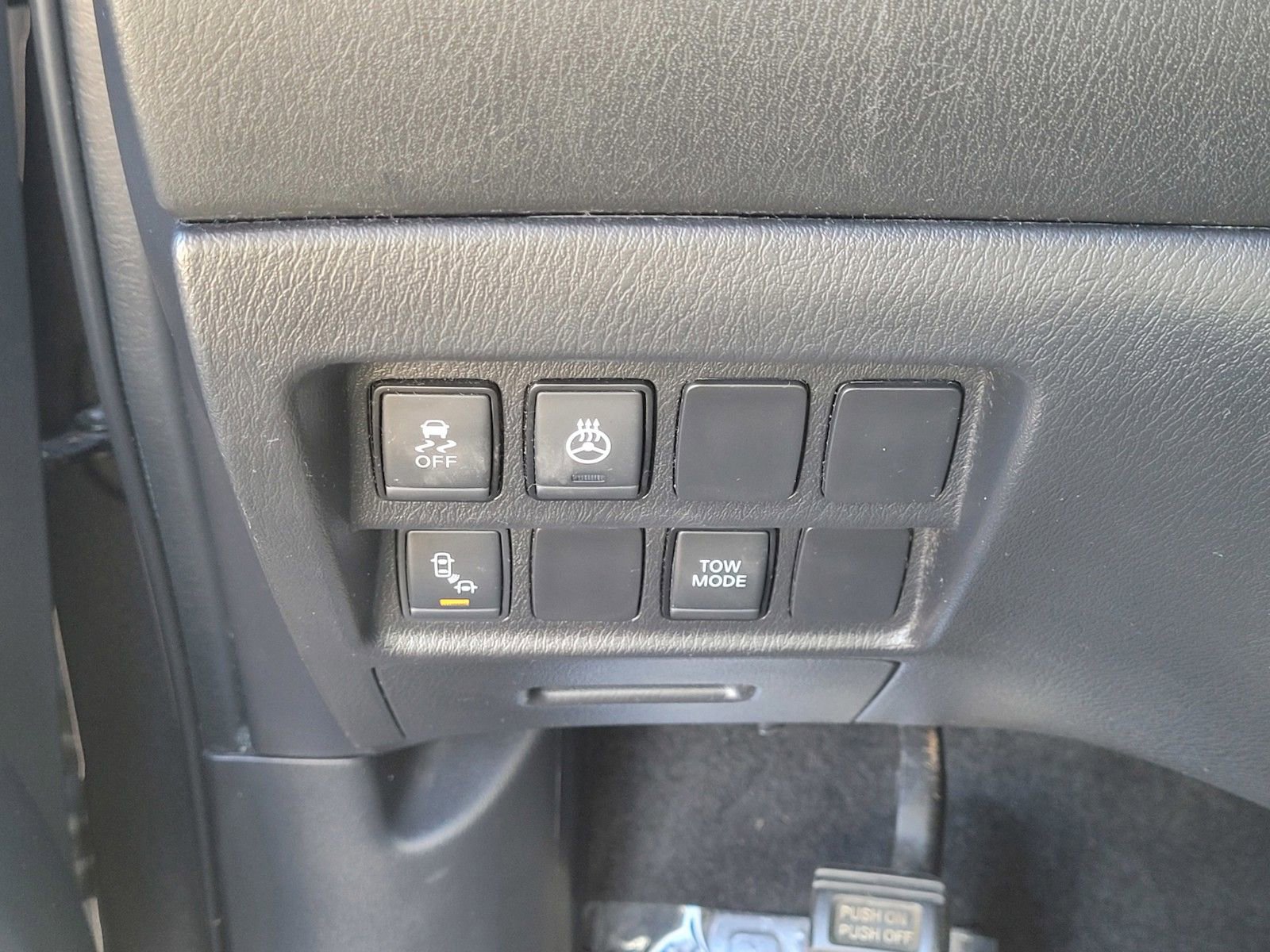 Used 2018 Nissan Pathfinder SV w/ SV Tech Package image 17