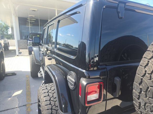 Used 2023 Jeep Wrangler Unlimited Rubicon AWD/4WD image 10