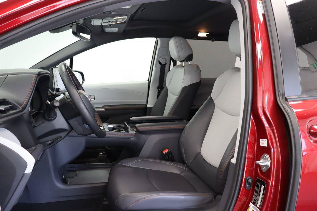 Used 2023 Toyota Sienna XSE w/ XSE Plus Package FWD image 20