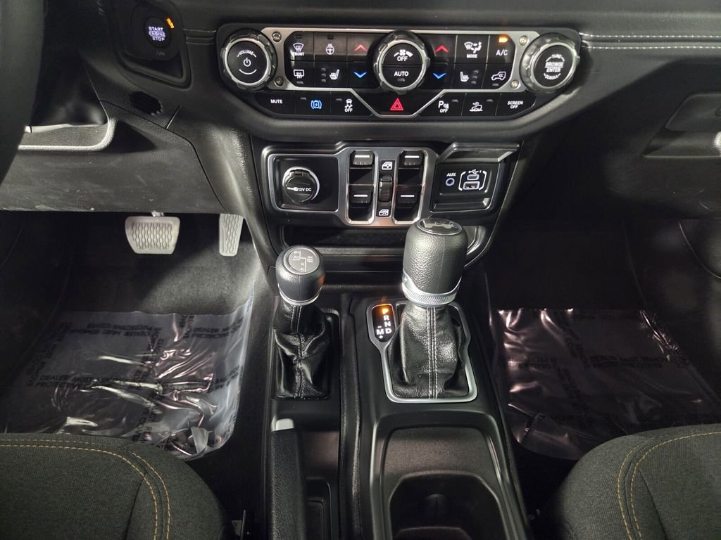 Certified 2025 Jeep Wrangler Sahara w/ Safety Group image 14