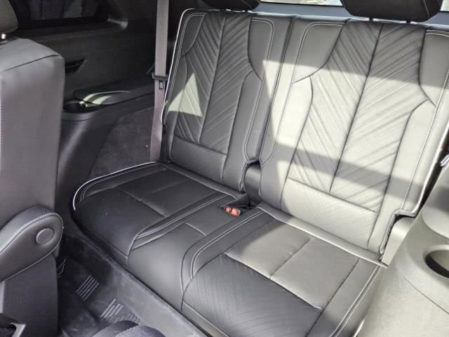 Used 2026 Cadillac Vistiq Platinum AWD/4WD image 6