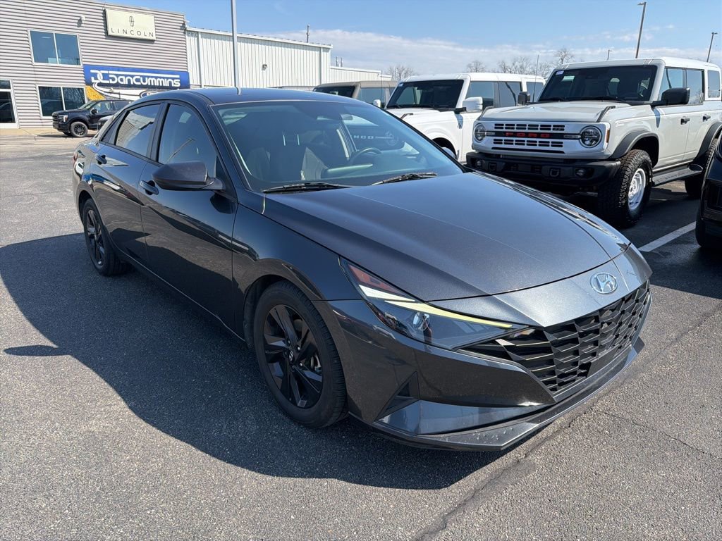 Used 2021 Hyundai Elantra SEL w/ Convenience Package image 2
