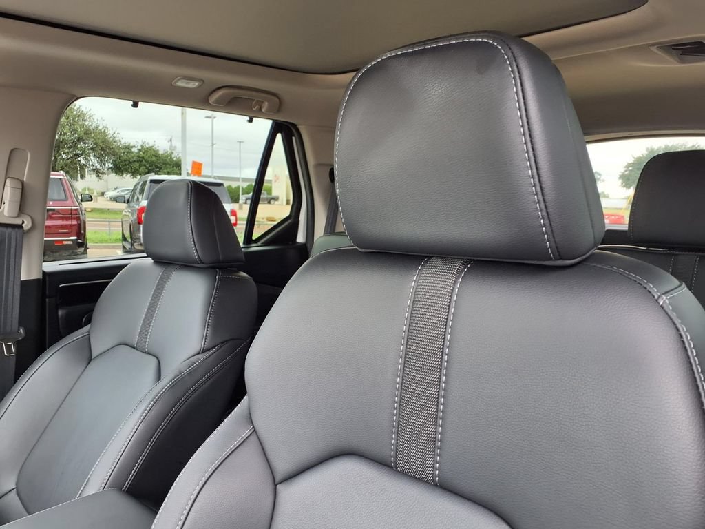 Certified 2024 Honda Pilot Touring image 17