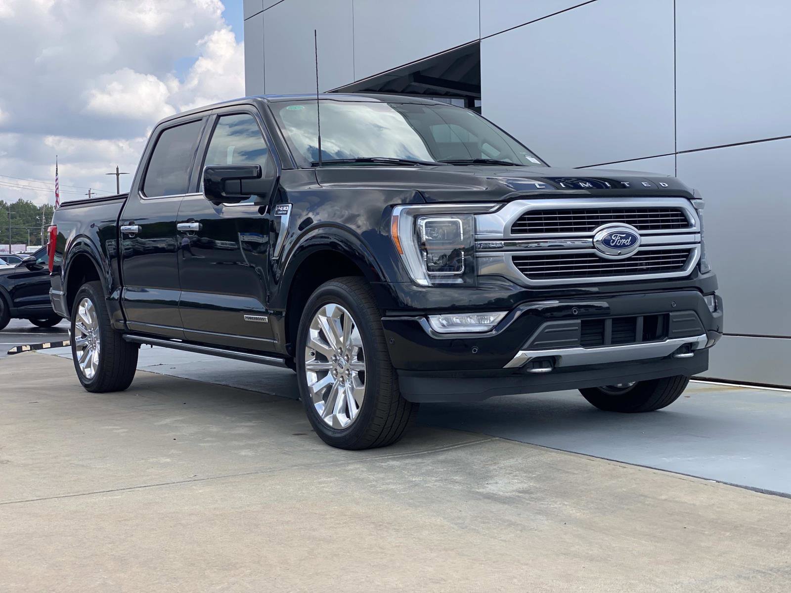 Used 2023 Ford F150 Limited image 1