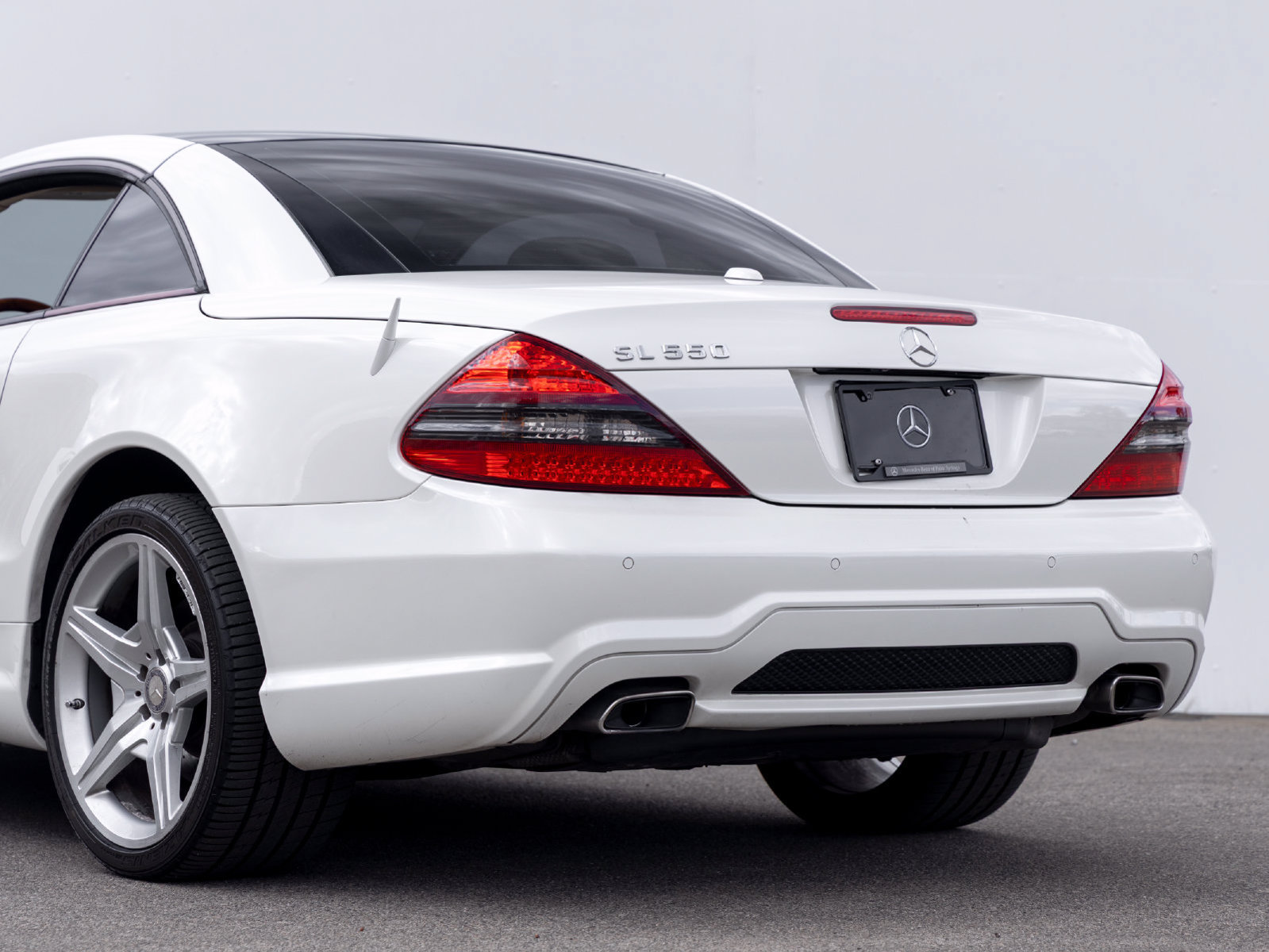 Used 2011 Mercedes-Benz SL 550 image 5