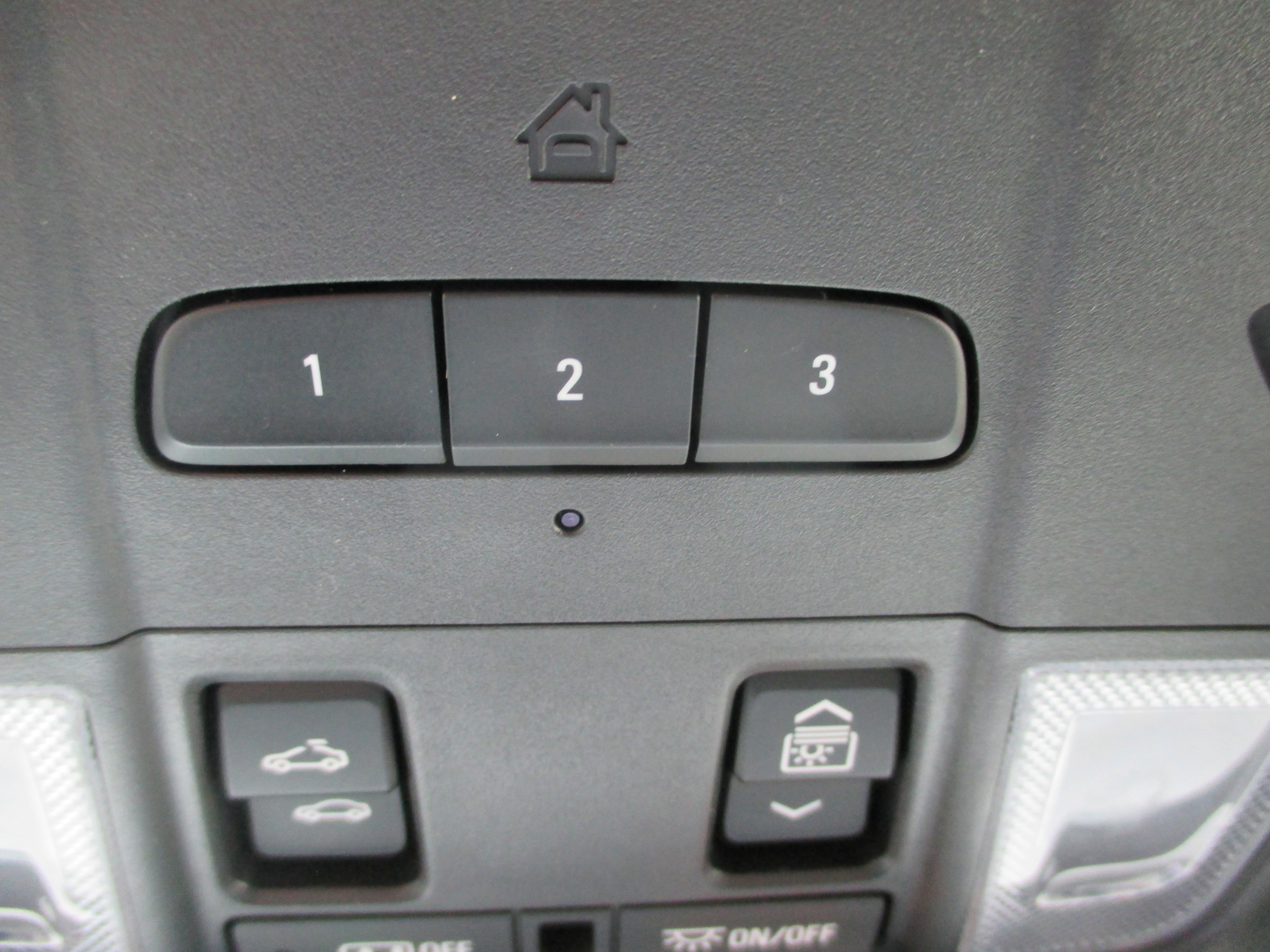 Used 2020 Cadillac XT4 Premium Luxury w/ Cold Weather Package image 21