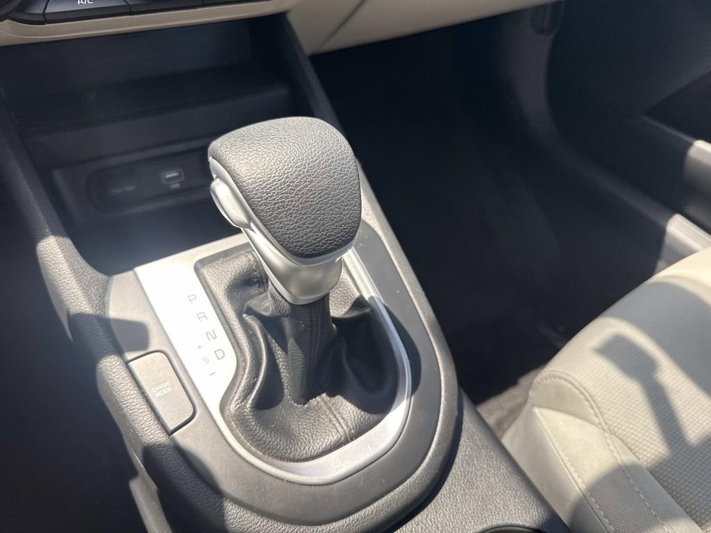 Used 2022 Kia Forte LXS FWD image 23
