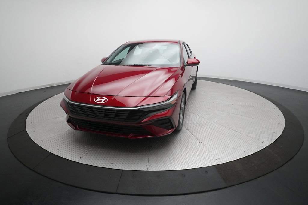 Used 2024 Hyundai Elantra Blue image 12