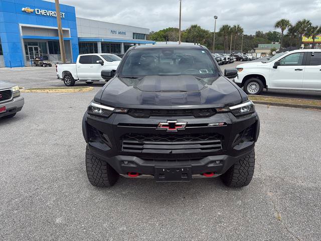 Used 2024 Chevrolet Colorado ZR2 w/ ZR2 Convenience Package III AWD/4WD image 2