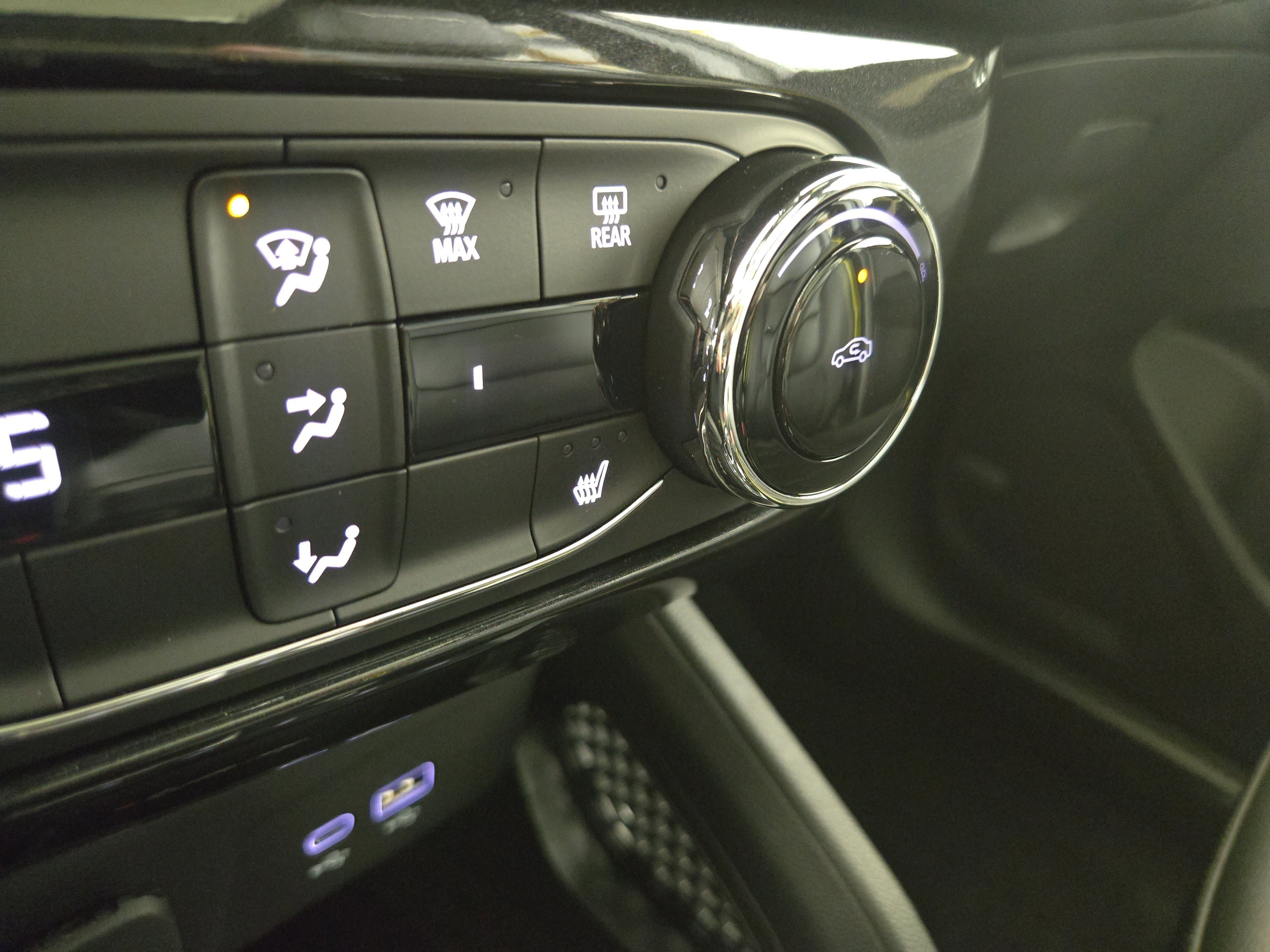 Certified 2025 Chevrolet TrailBlazer ACTIV w/ Convenience Package image 26