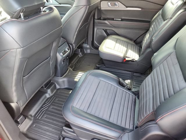 Used 2025 Ford Explorer ST-Line w/ Premium Package RWD image 31