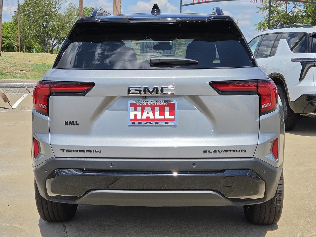 New 2027 GMC Terrain Elevation w/ Elevation Premium Package FWD image 4