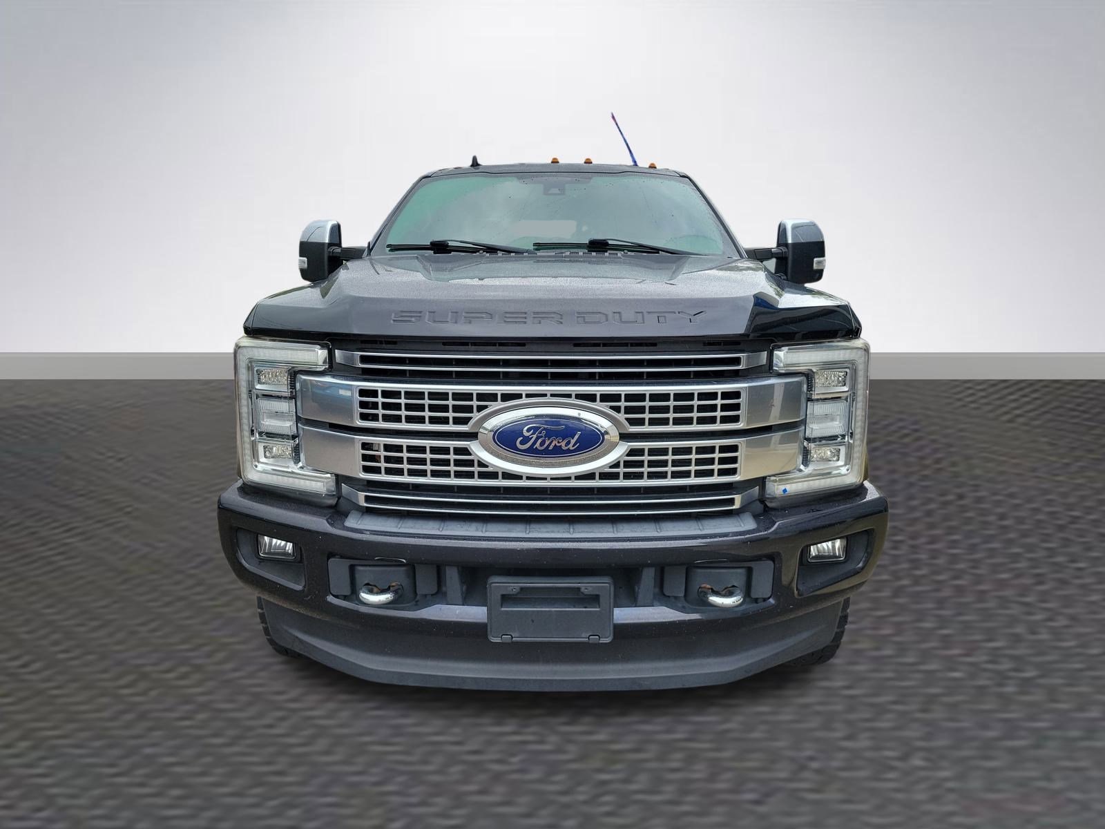 Used 2019 Ford F250 Platinum image 2