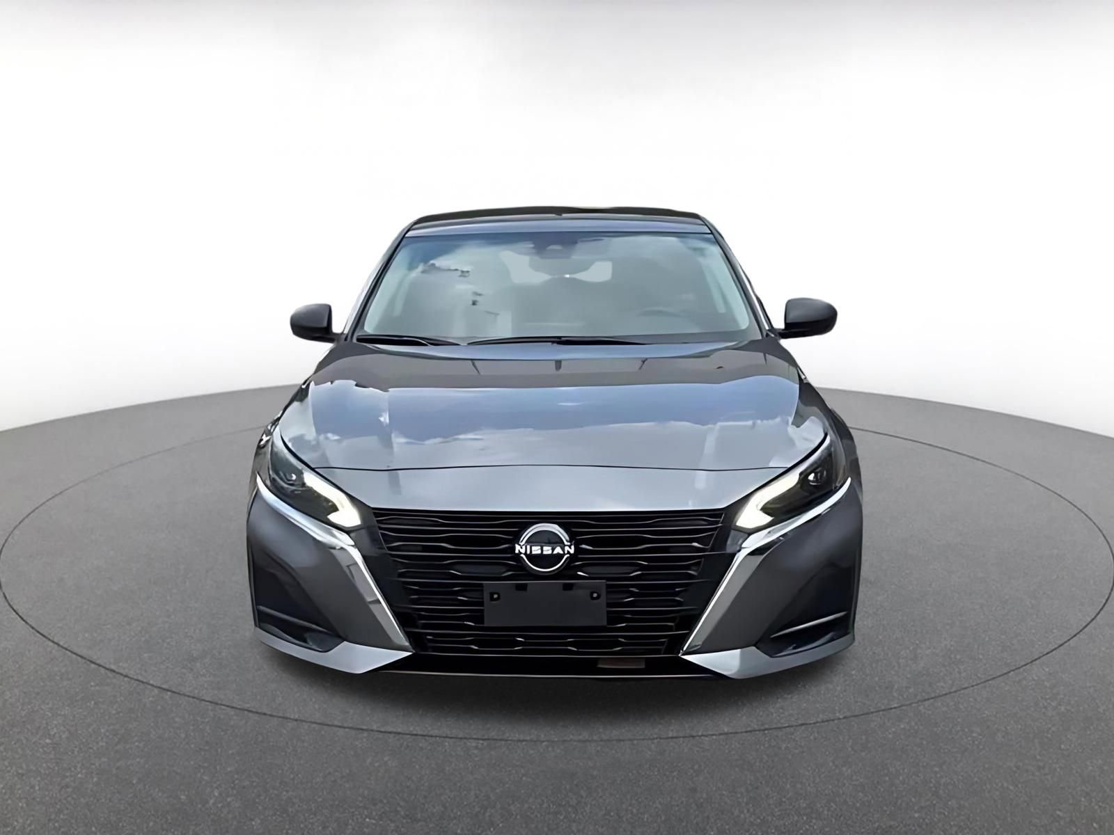 Used 2025 Nissan Altima 2.5 SV FWD image 5