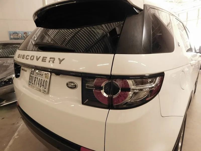 Used 2019 Land Rover Discovery Sport SE AWD/4WD image 20
