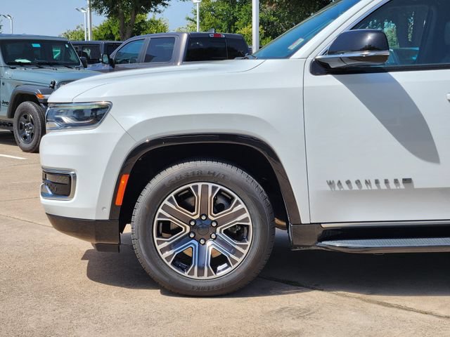 Certified 2024 Jeep Wagoneer L Series II AWD/4WD image 9