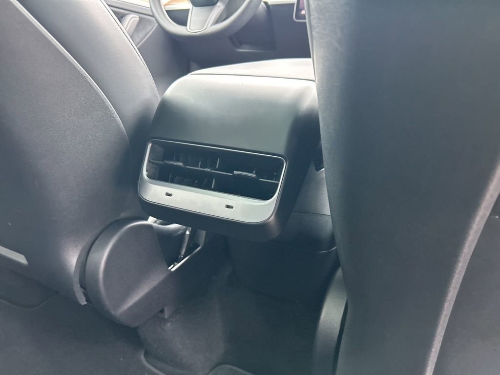 Used 2025 Tesla Model Y Long Range image 41