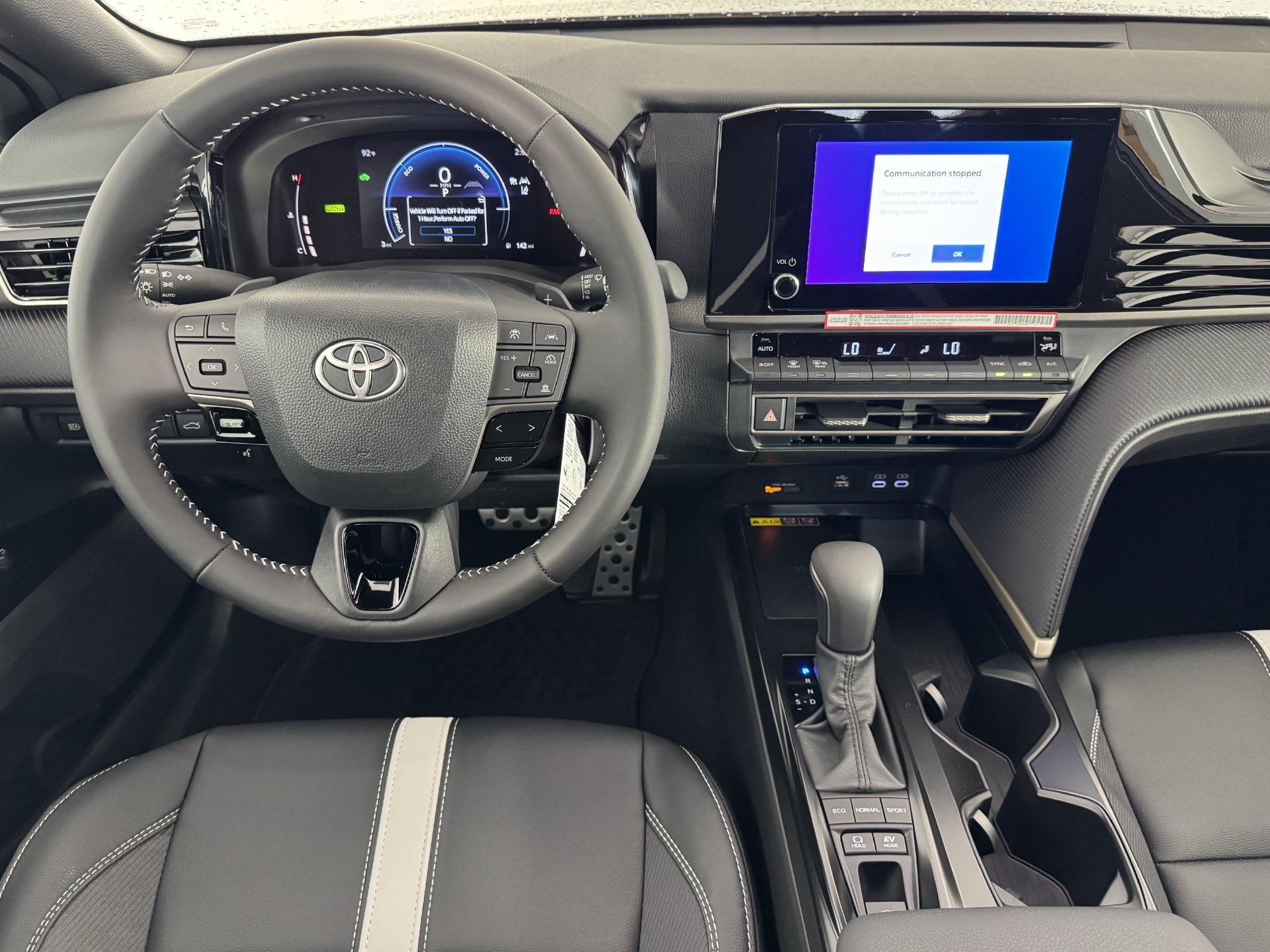 New 2026 Toyota Camry Hybrid FWD image 8