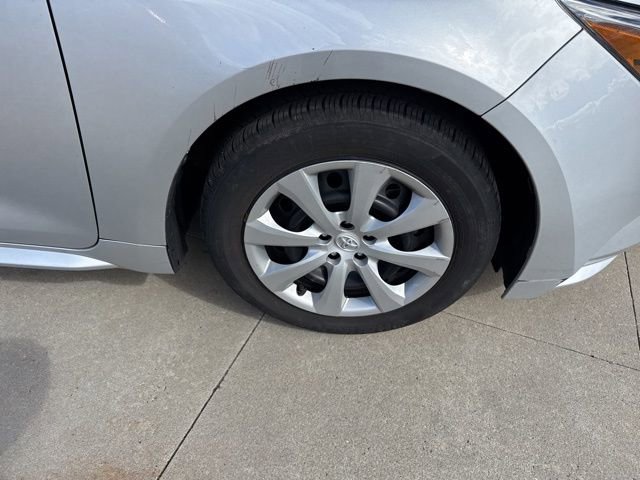 Used 2023 Toyota Corolla LE image 9