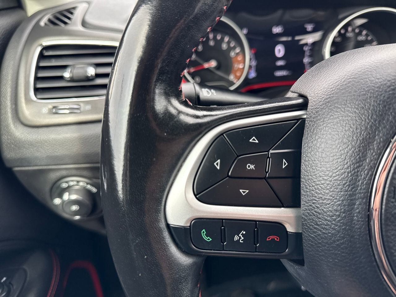 Used 2019 Jeep Compass Trailhawk w/ Leather Interior Group image 26