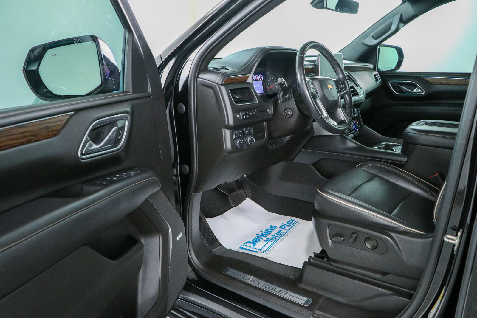 Used 2021 Chevrolet Tahoe Premier AWD/4WD image 3