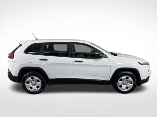 Used 2017 Jeep Cherokee Sport AWD/4WD image 4