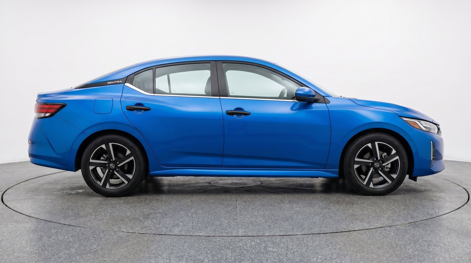 Used 2025 Nissan Sentra SV FWD image 11