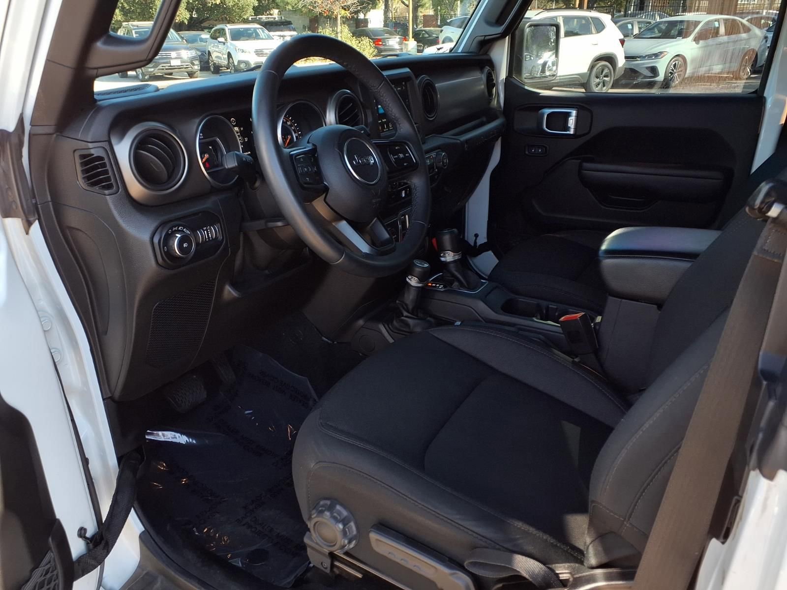 Used 2018 Jeep Wrangler Sport image 16