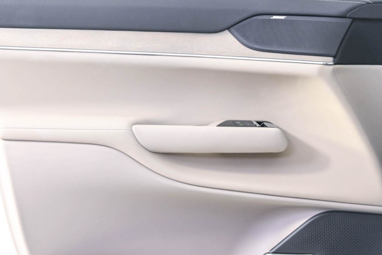 Certified 2025 Volvo EX90 Ultra AWD/4WD image 7