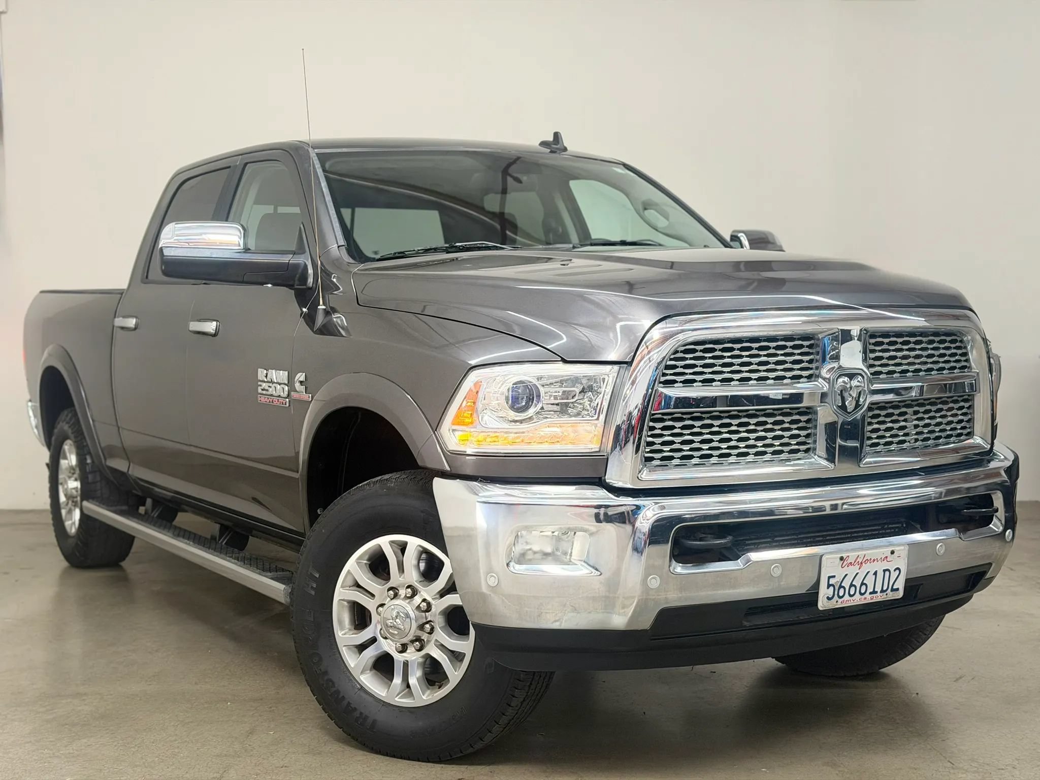 Used 2016 RAM 2500 Laramie AWD/4WD image 2