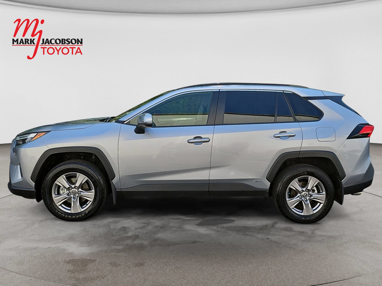 Used 2024 Toyota RAV4 XLE w/ Convenience Package AWD/4WD image 15