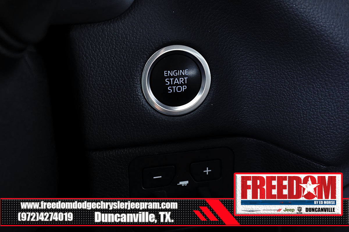 Used 2024 Toyota Tundra Limited w/ Power Package AWD/4WD image 31