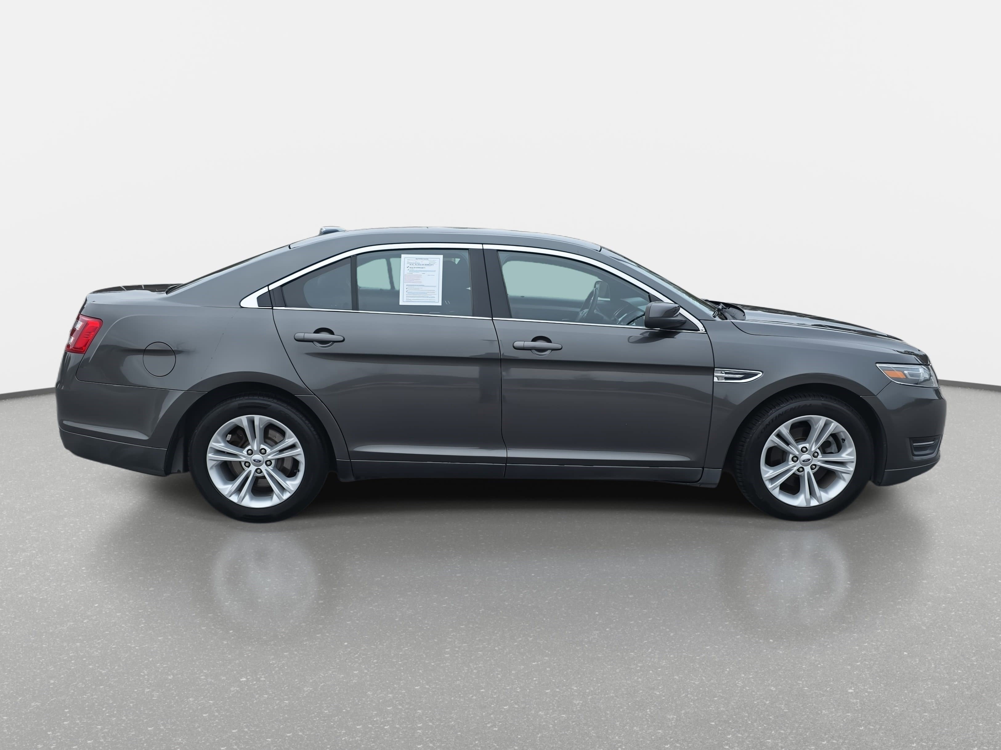 Used 2016 Ford Taurus SEL image 4