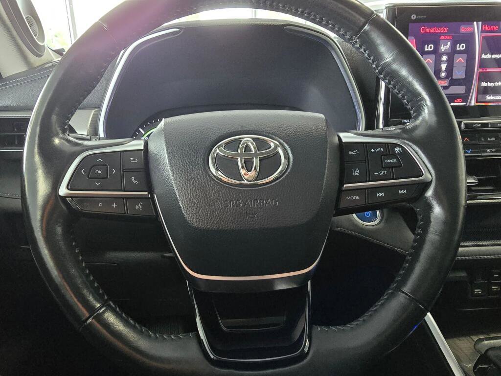 Used 2021 Toyota Highlander Platinum image 26