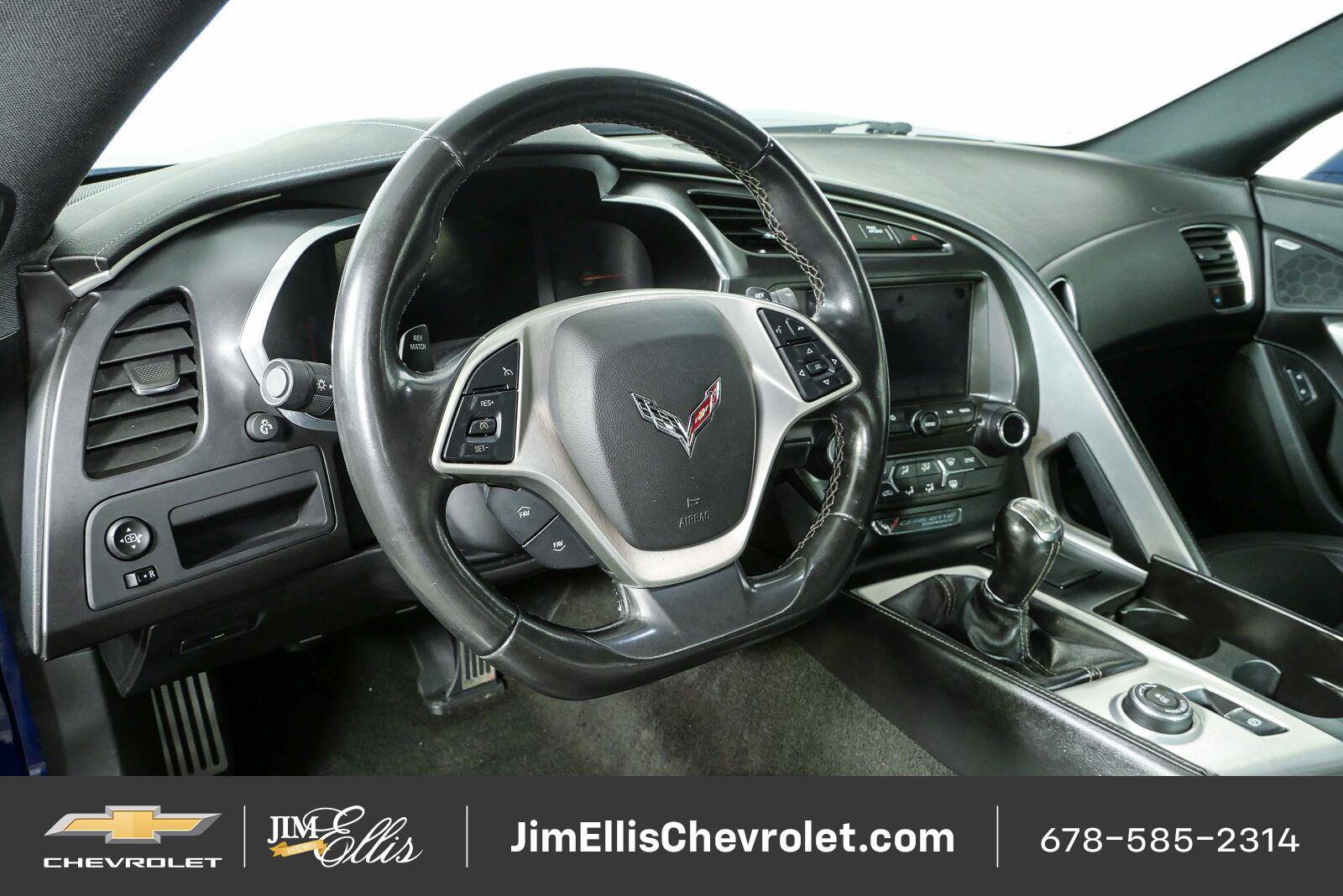 Used 2017 Chevrolet Corvette Stingray Coupe w/ 1LT RWD image 4