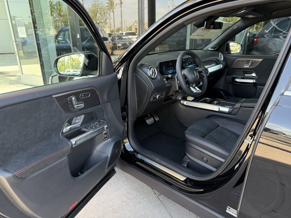 New 2026 Mercedes-Benz GLB 35 AMG 4MATIC image 7