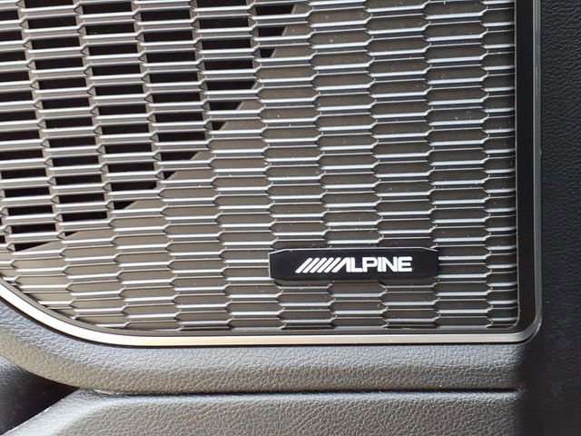 Used 2023 Jeep Grand Cherokee Limited w/ Black Appearance Package image 10