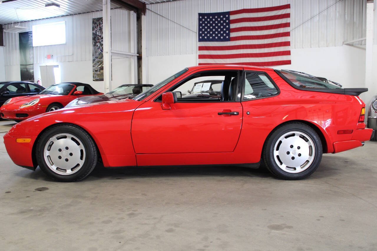 Used 1987 Porsche 944 Turbo RWD image 3